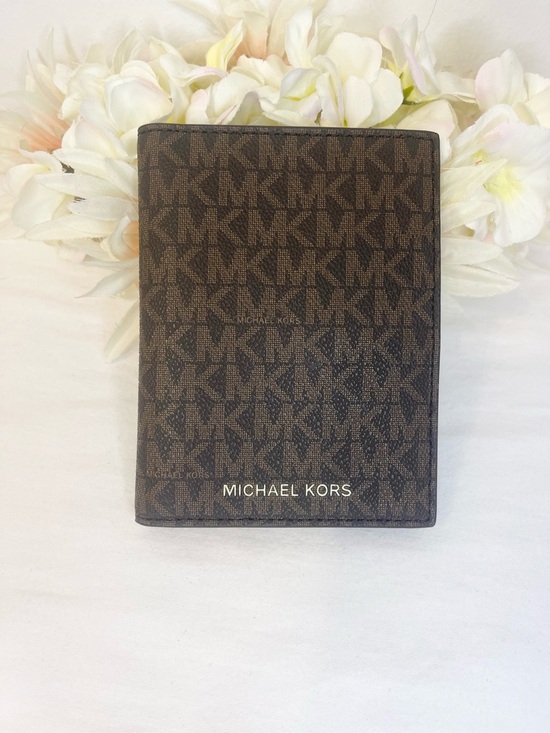 Michael Kors Handbags - Michael Kors NWOT Brown MK Signature Passport Card Holder no callouts